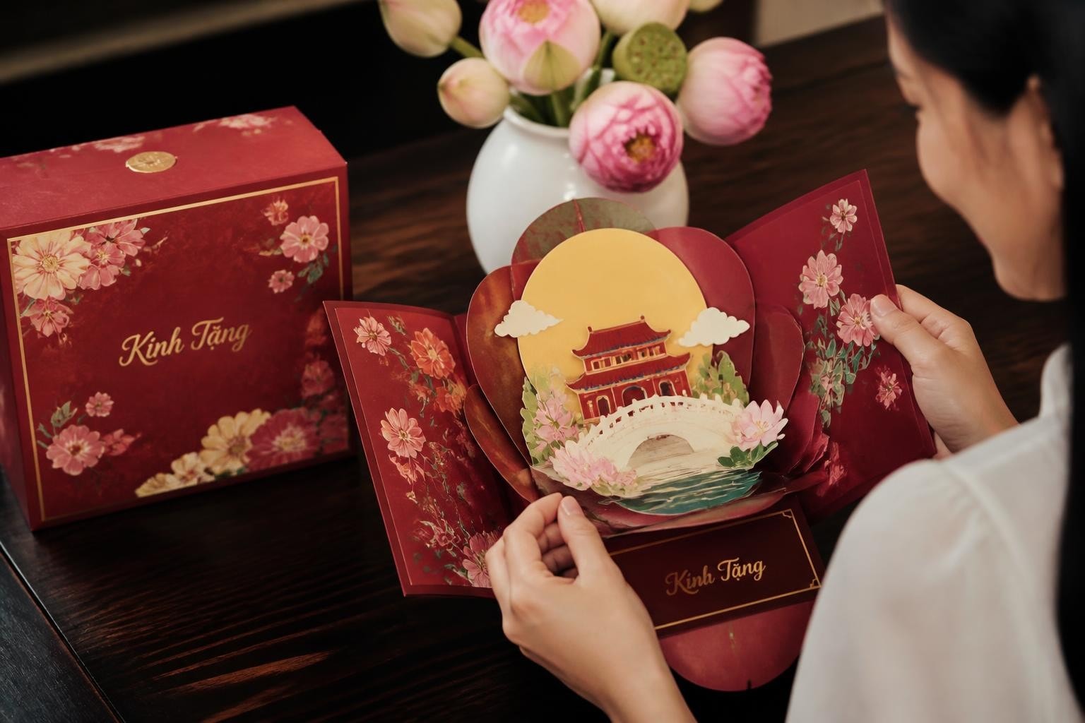 Hop Qua 3D Xu Huong Qua Tang Nghe Thuat 2026
